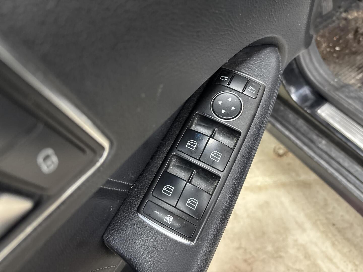 MERCEDES-BENZ E 2014