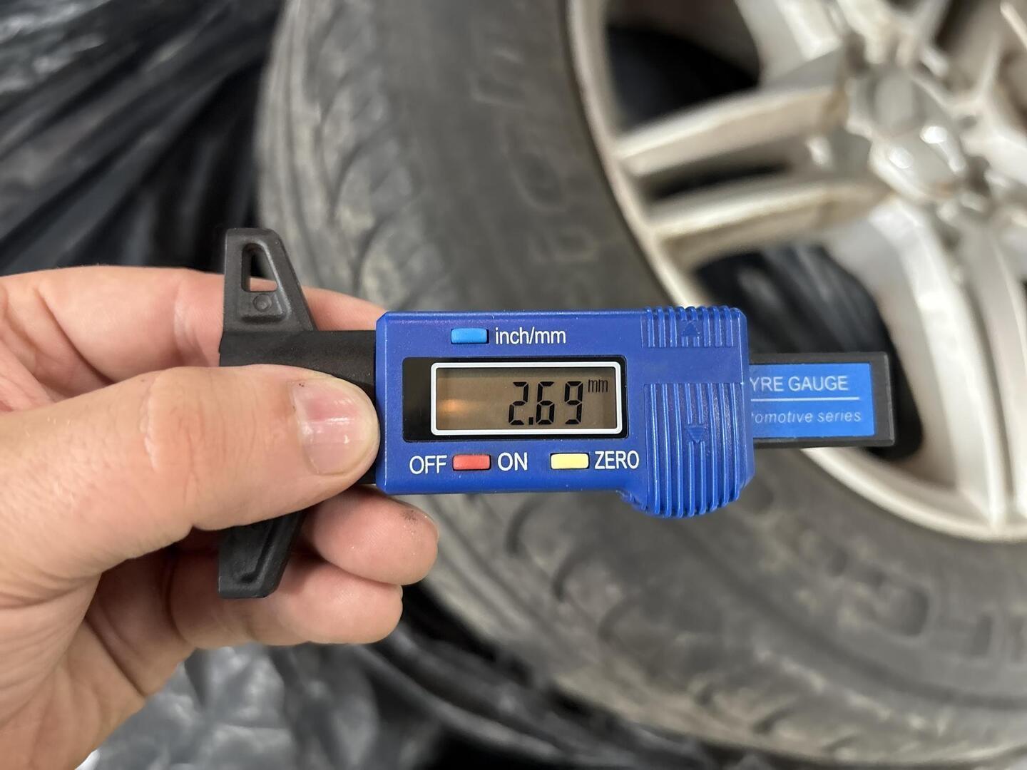 MERCEDES-BENZ E 2014