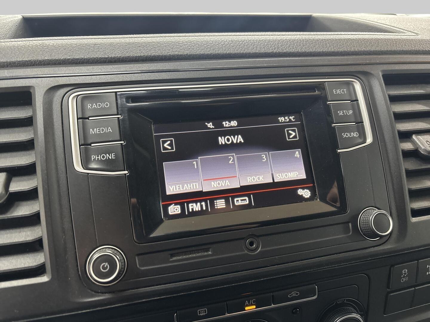 VOLKSWAGEN Transporter 2016