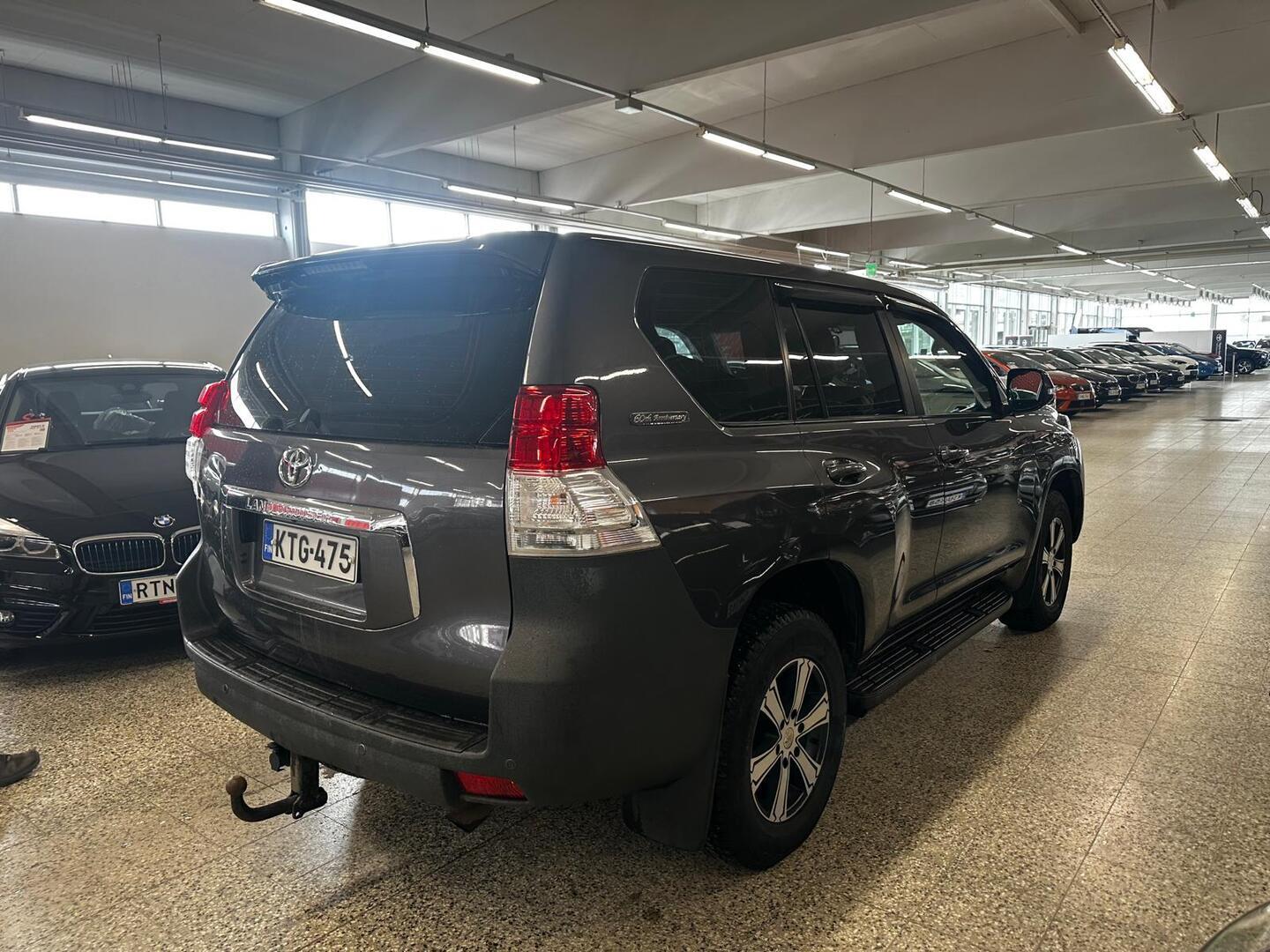 TOYOTA Land Cruiser 2013