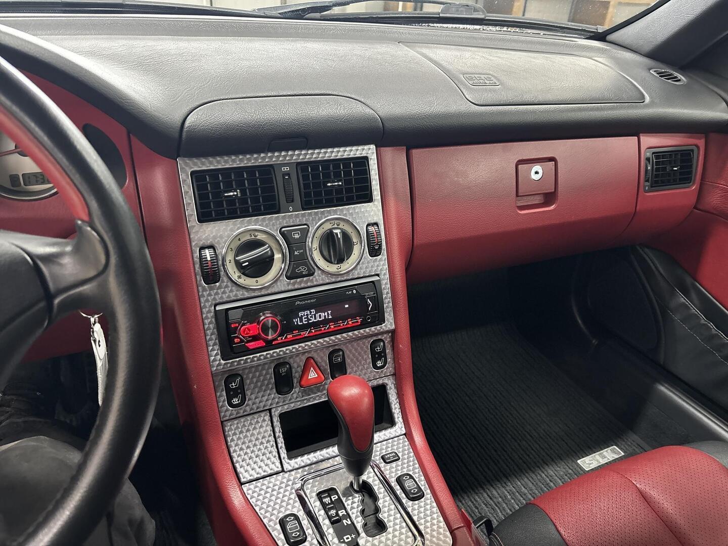 MERCEDES-BENZ SLK 2002