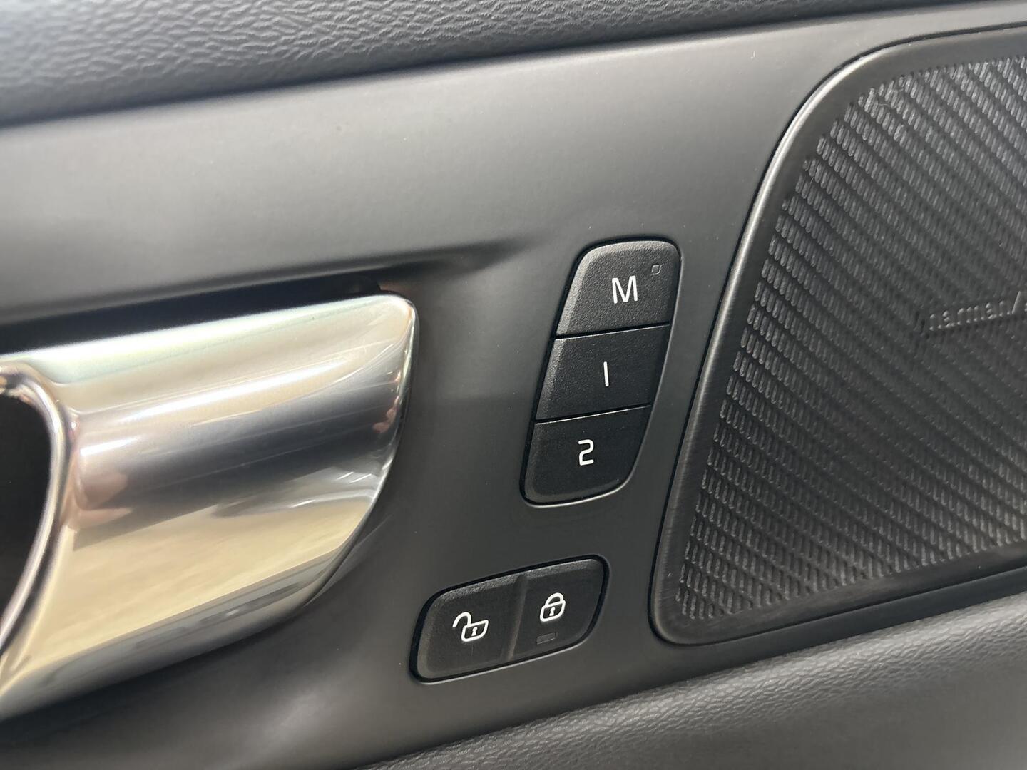 VOLVO V60 2020