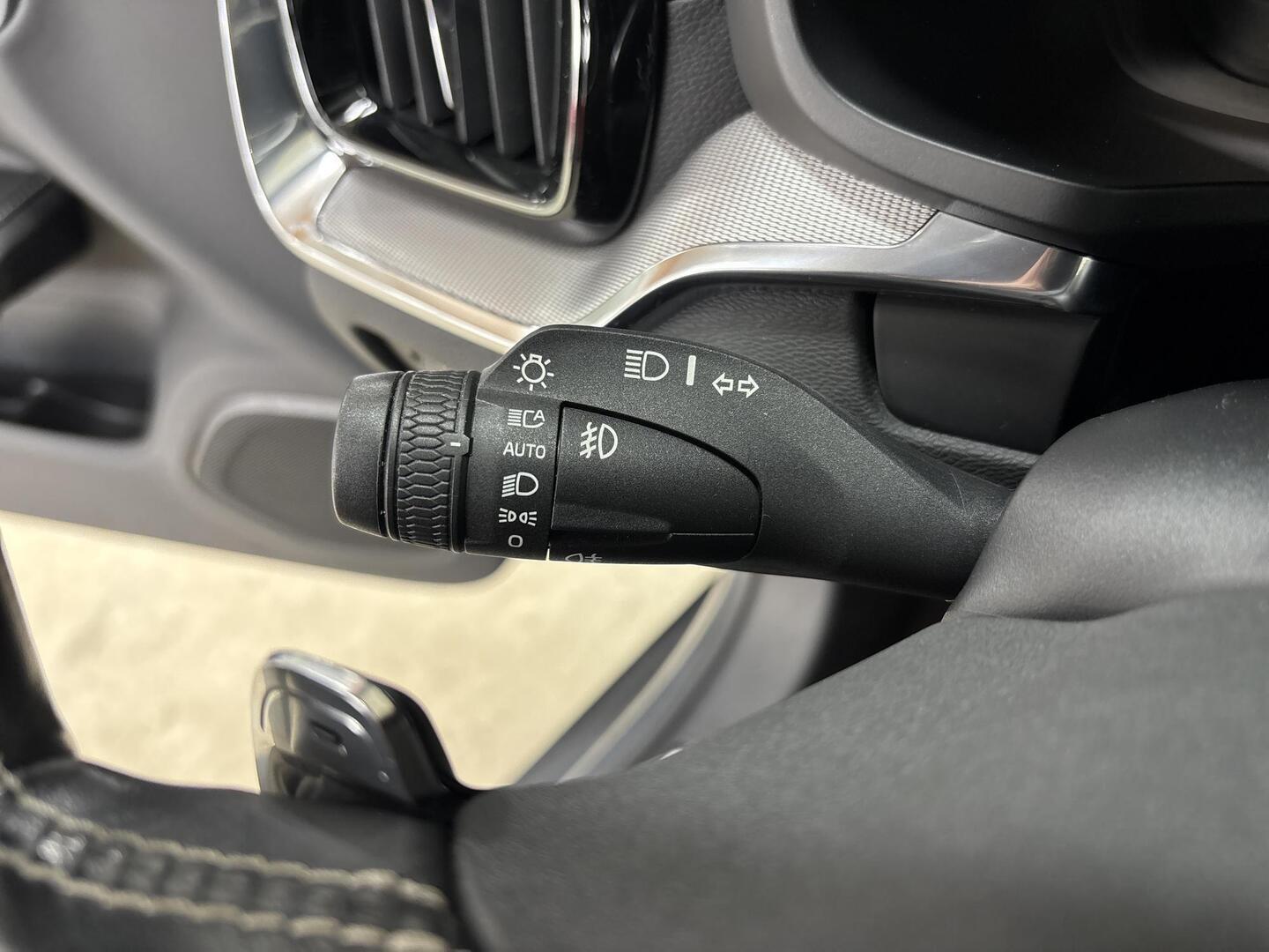 VOLVO V60 2020