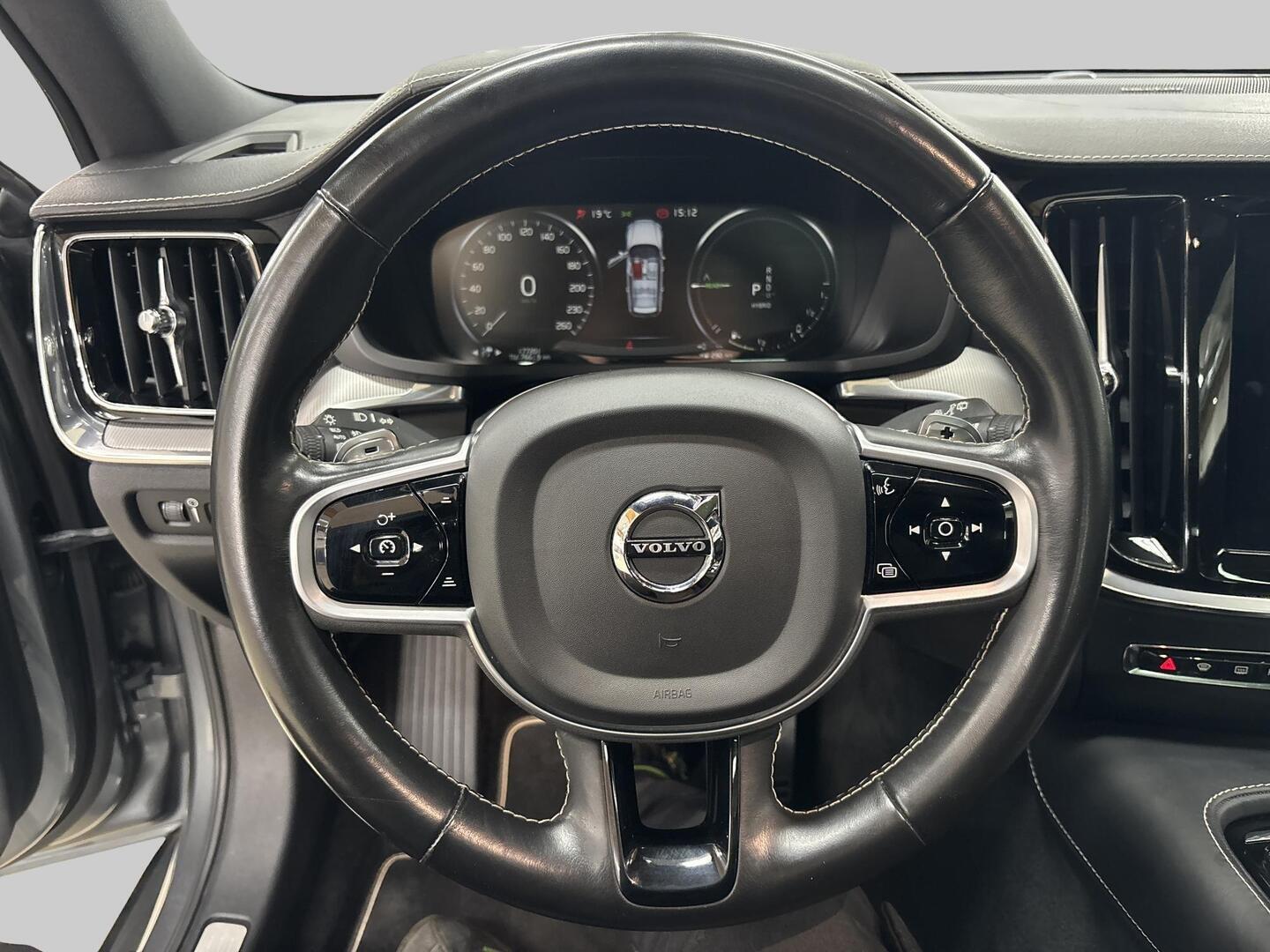 VOLVO V60 2020