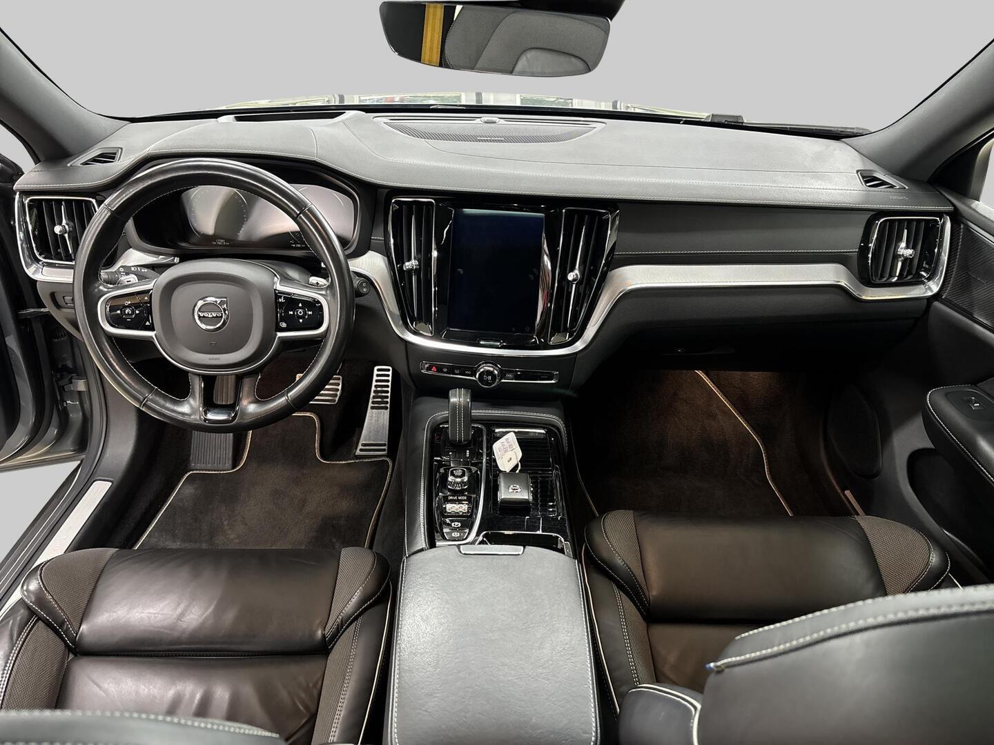 VOLVO V60 2020