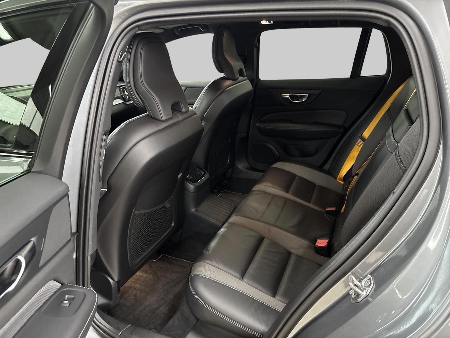 VOLVO V60 2020