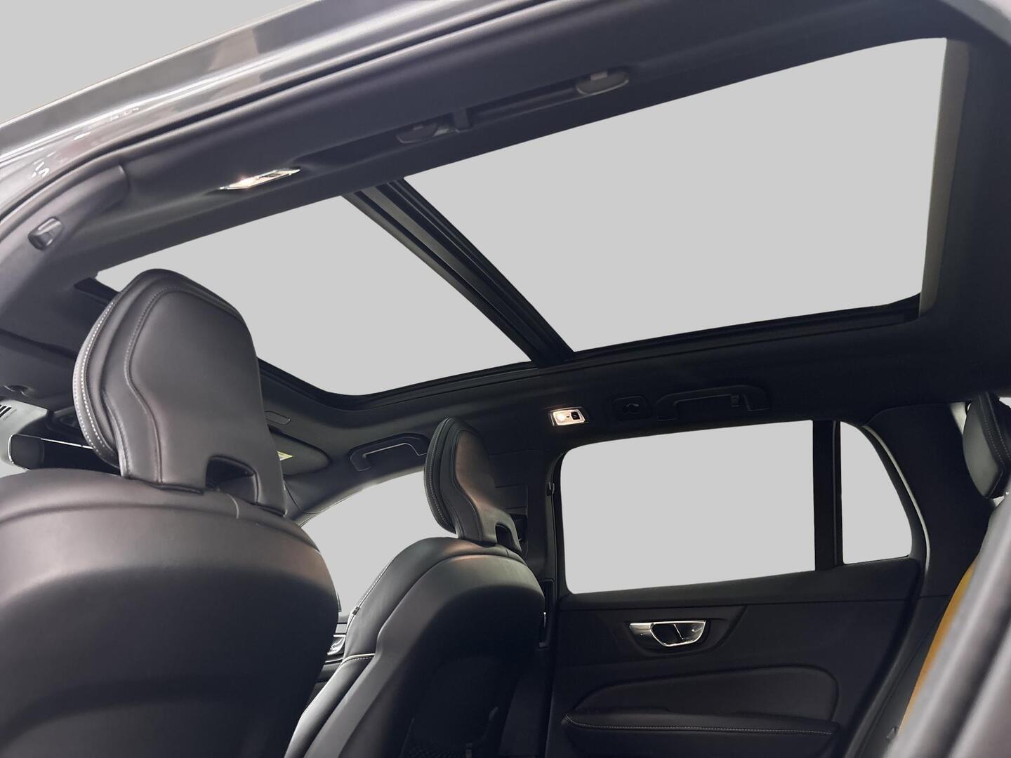 VOLVO V60 2020