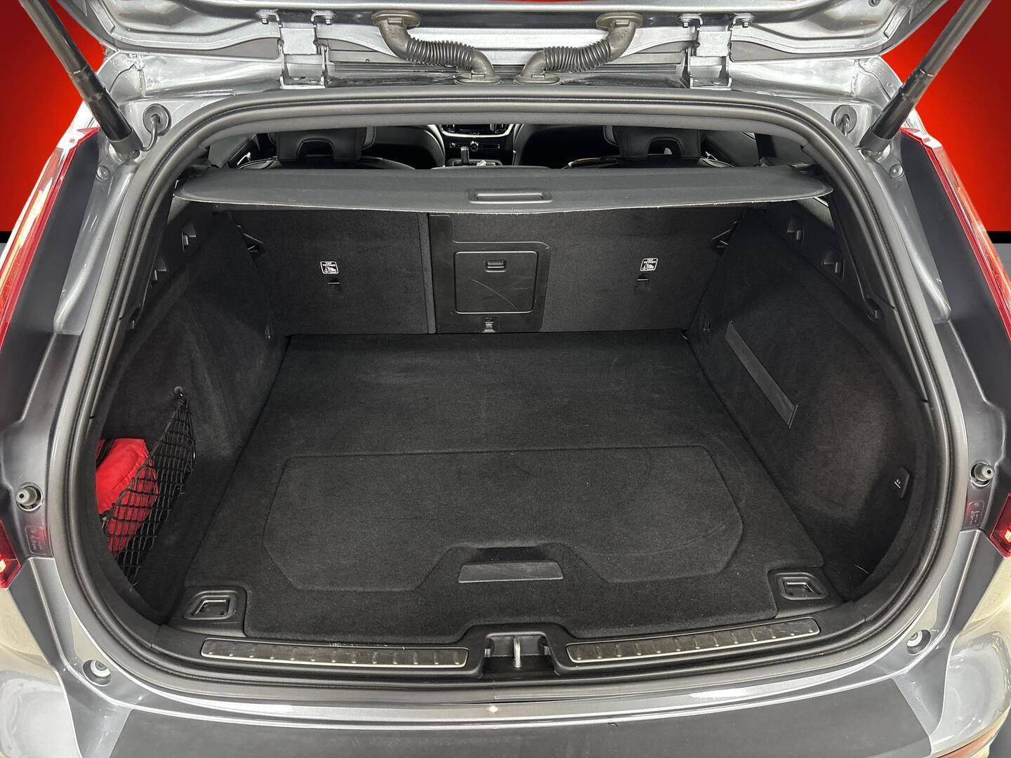 VOLVO V60 2020