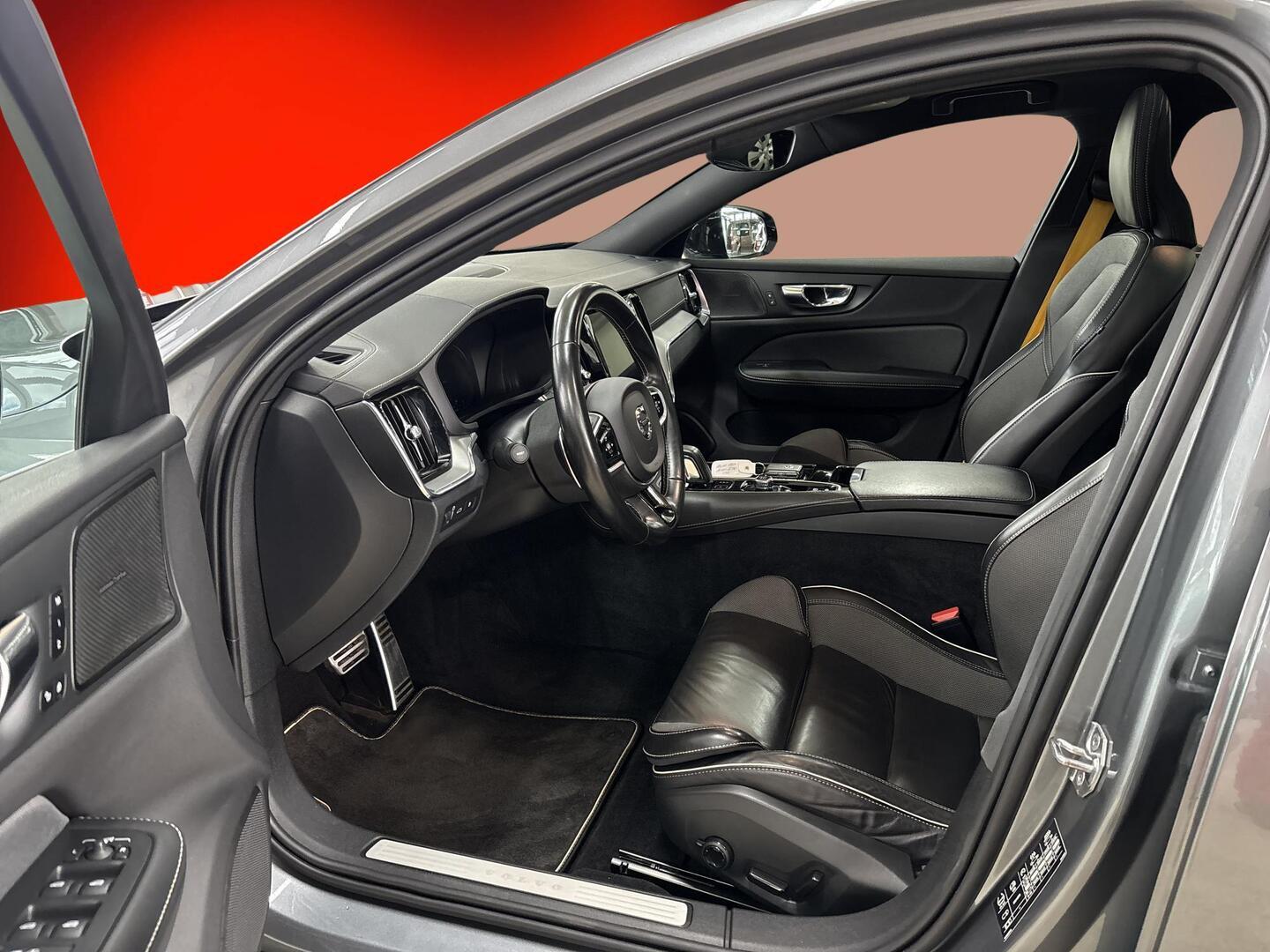 VOLVO V60 2020