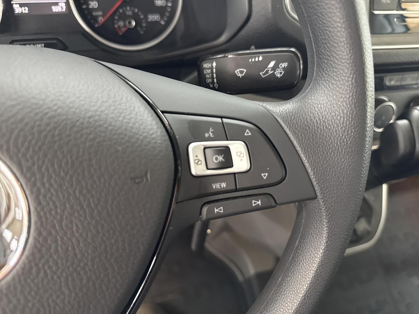 VOLKSWAGEN Crafter 2025