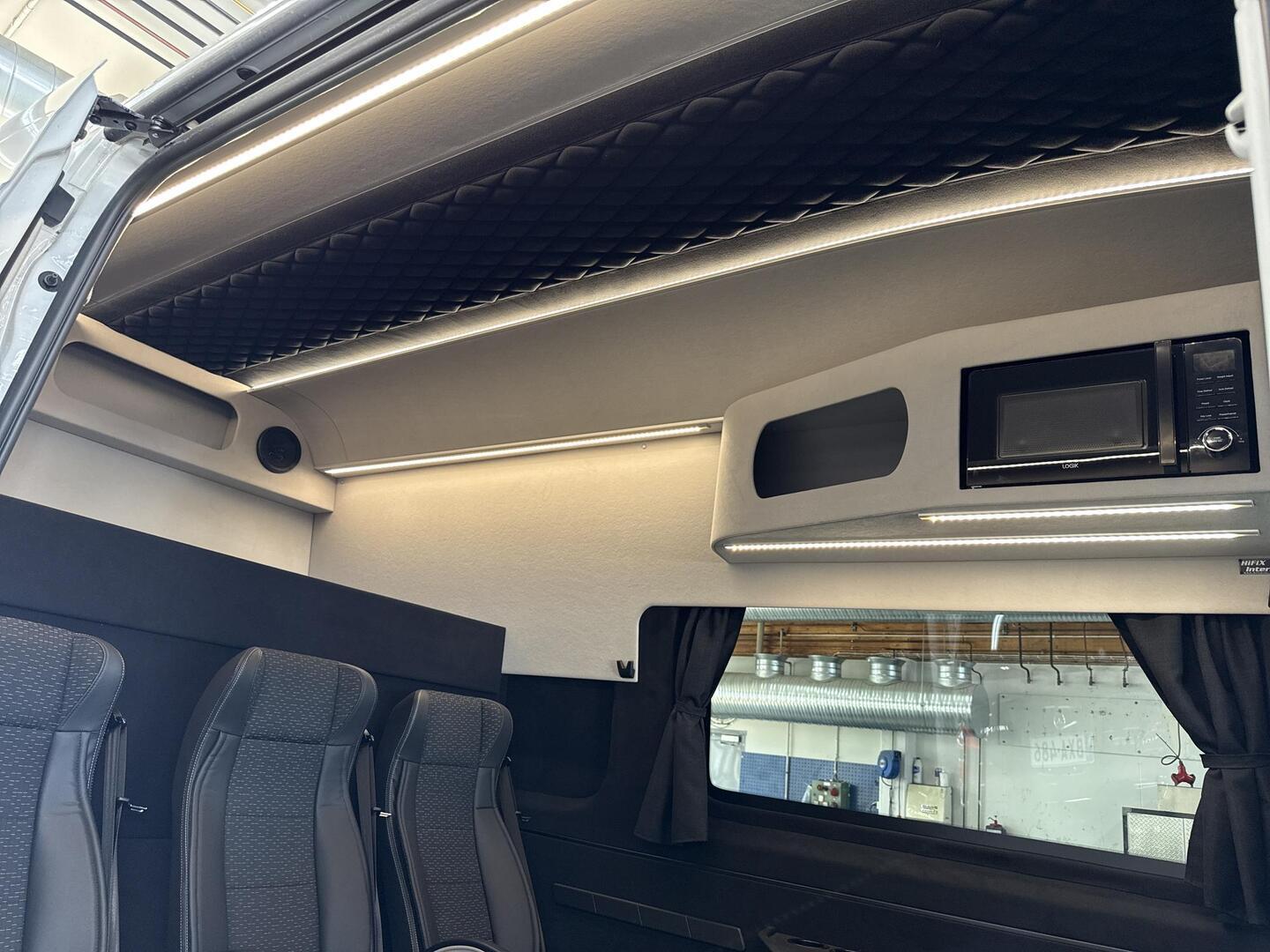 VOLKSWAGEN Crafter 2025
