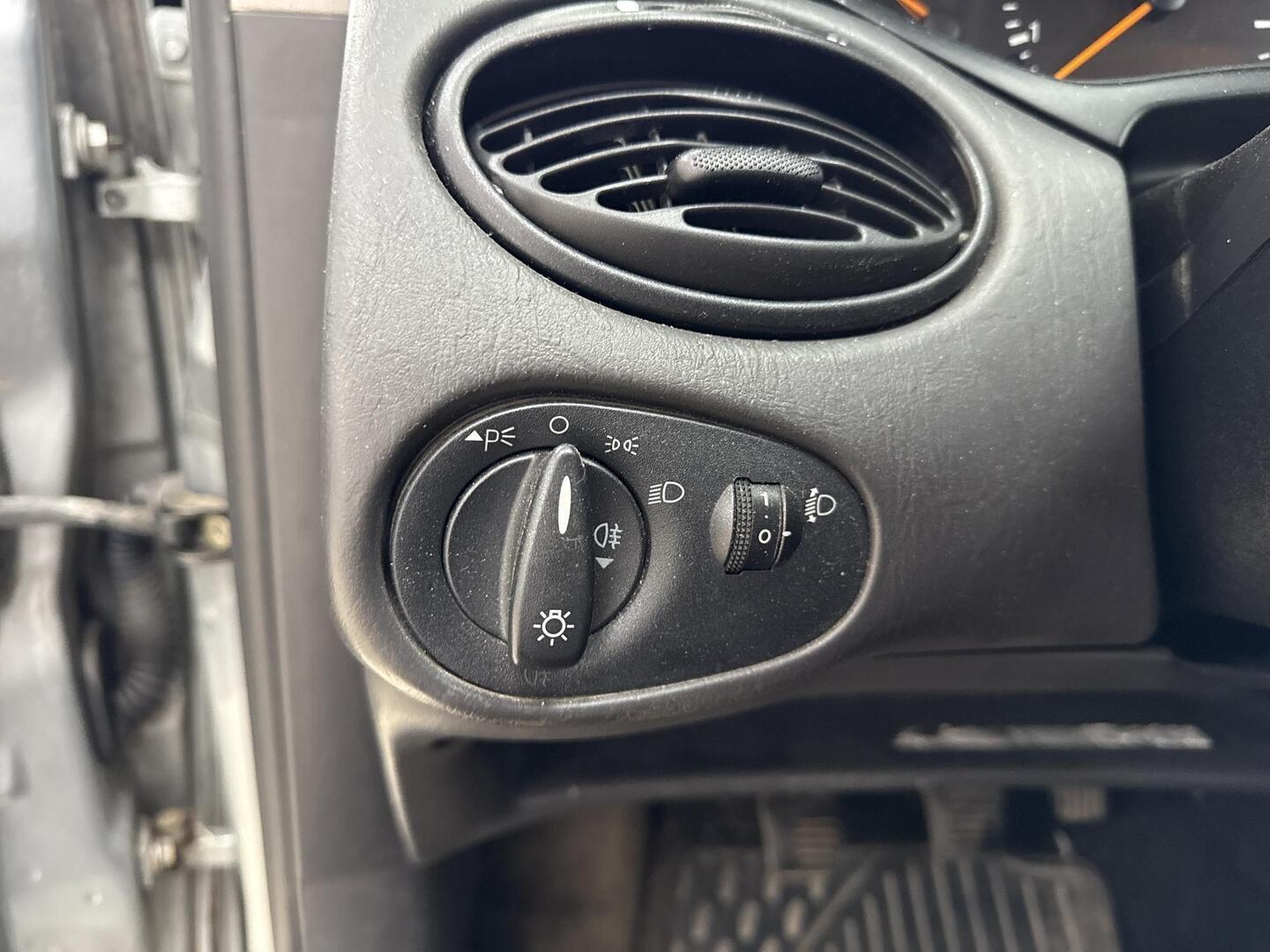 FORD Focus 2004