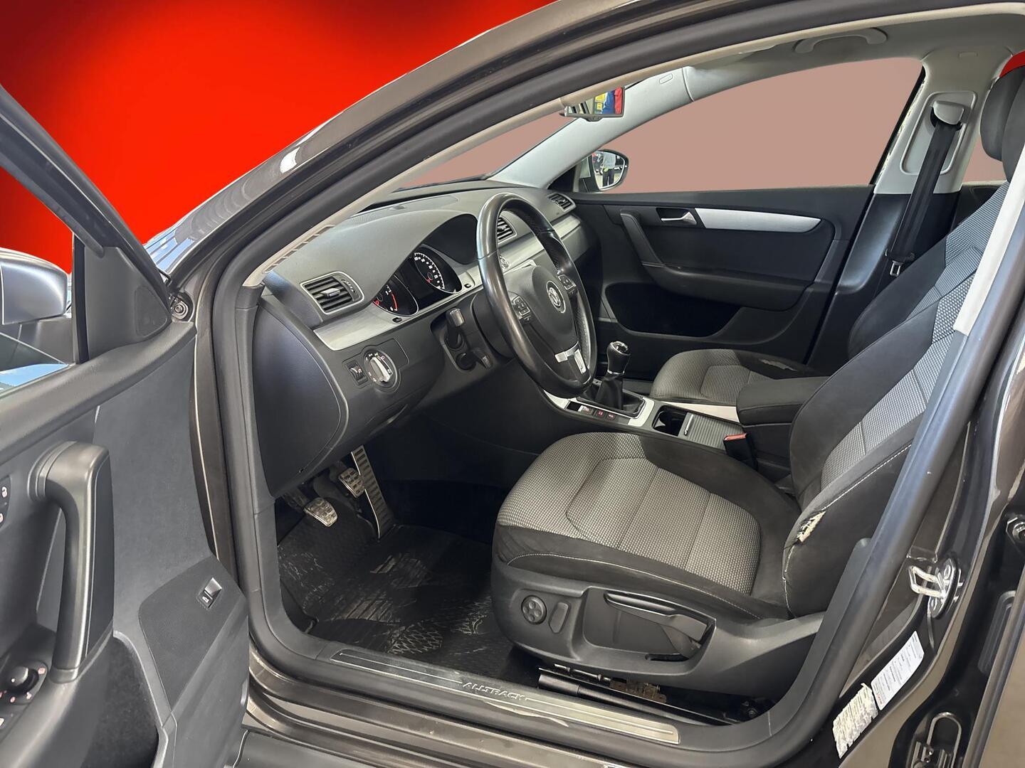 VOLKSWAGEN Passat 2013