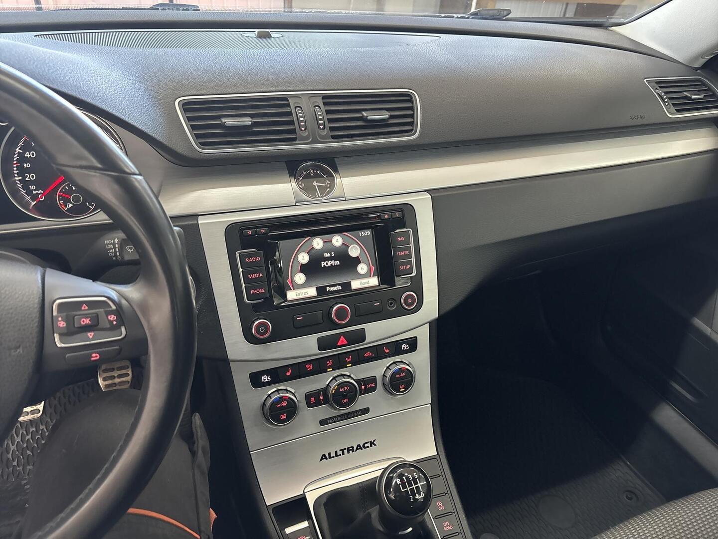 VOLKSWAGEN Passat 2013