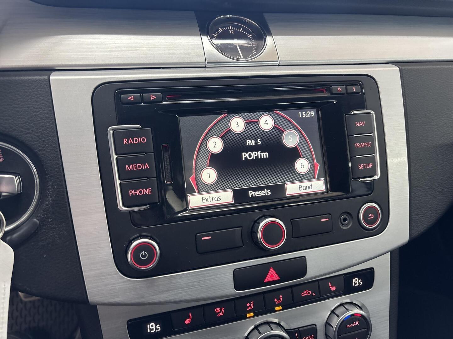 VOLKSWAGEN Passat 2013