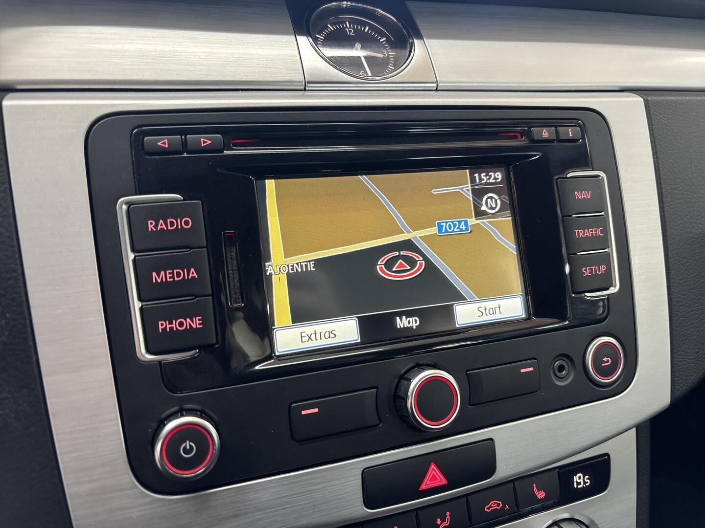 VOLKSWAGEN Passat 2013
