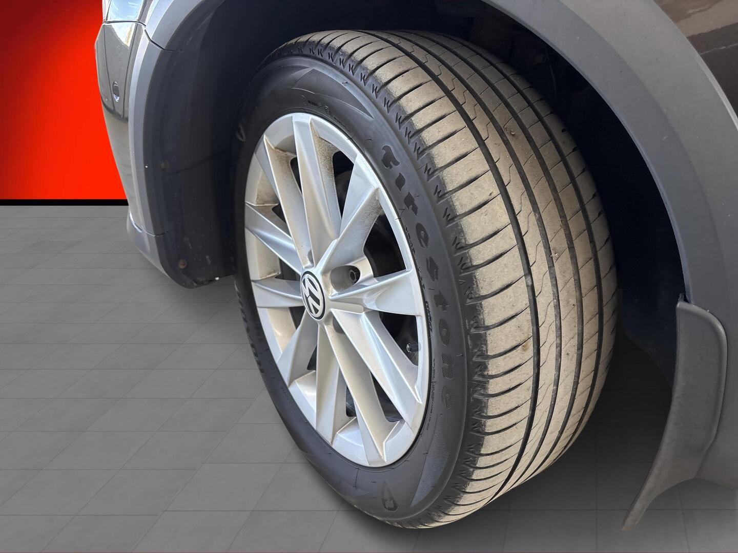 VOLKSWAGEN Passat 2013