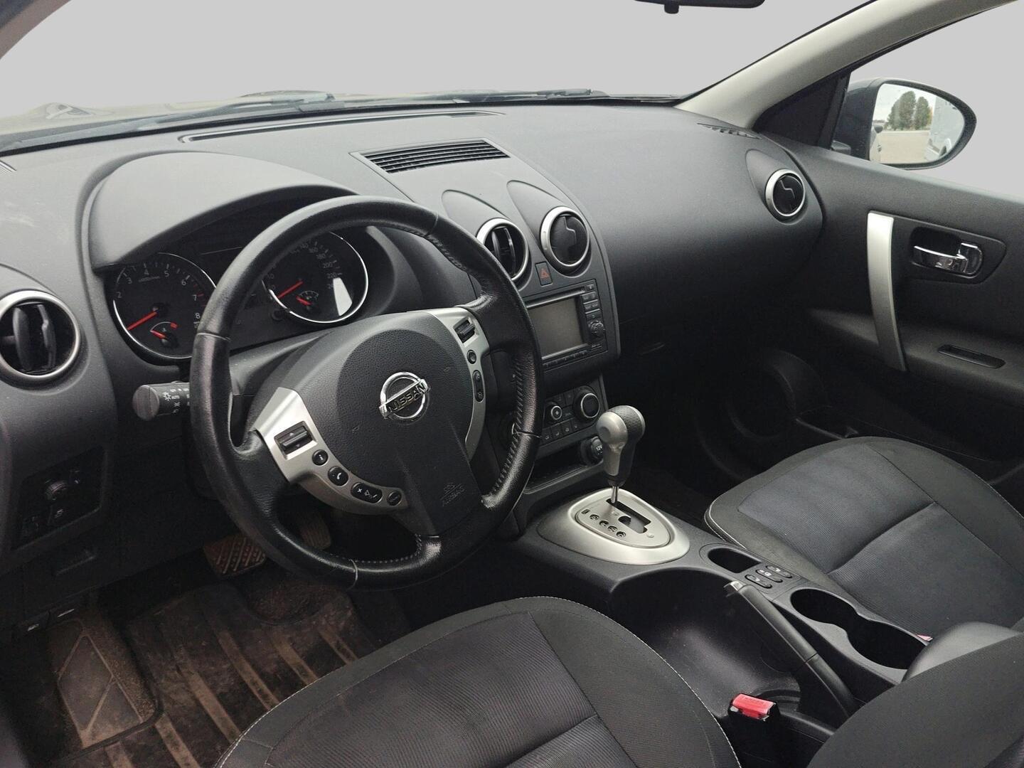 NISSAN Qashqai 2012