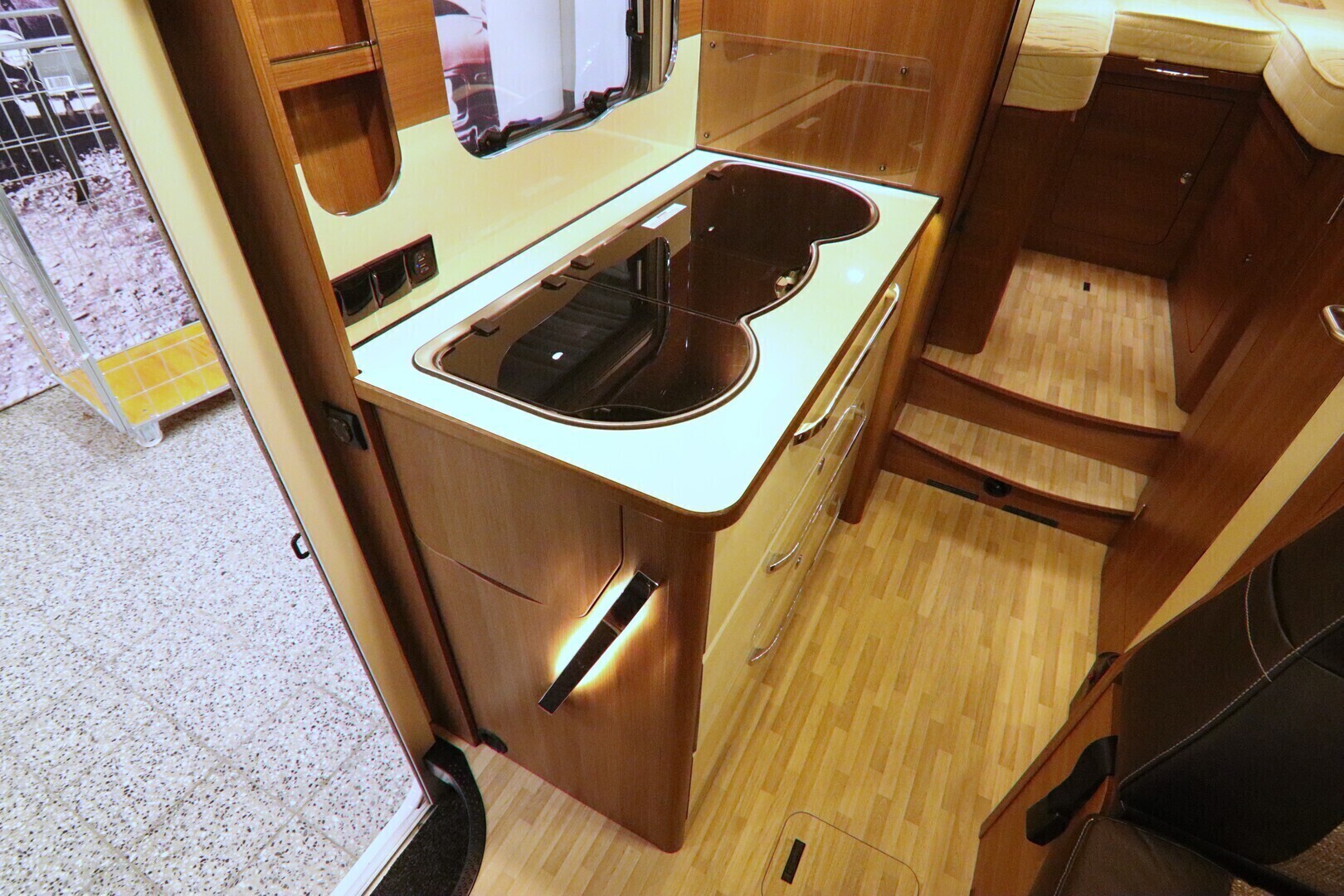 LMC EXPLORER I 665 2017