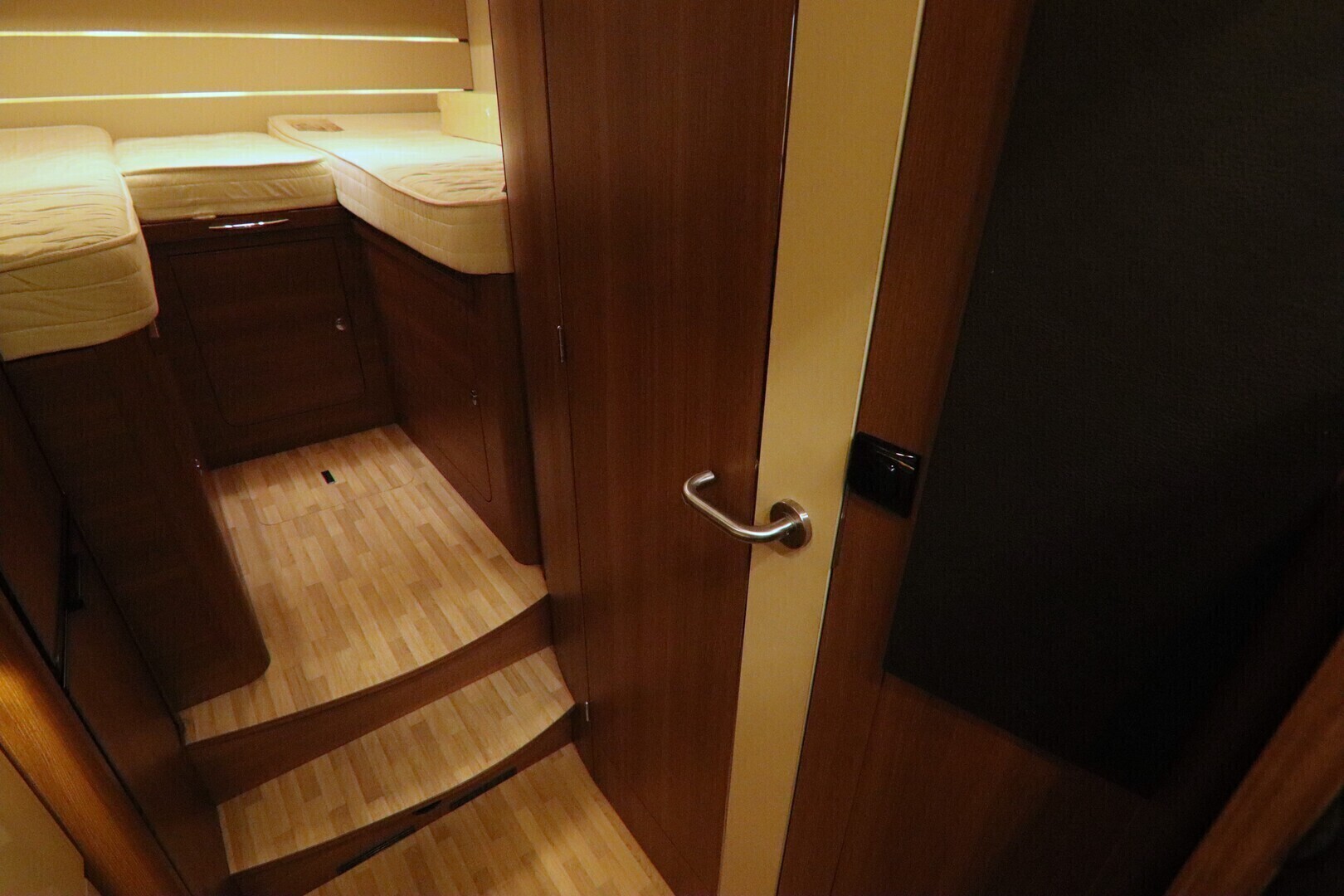 LMC EXPLORER I 665 2017