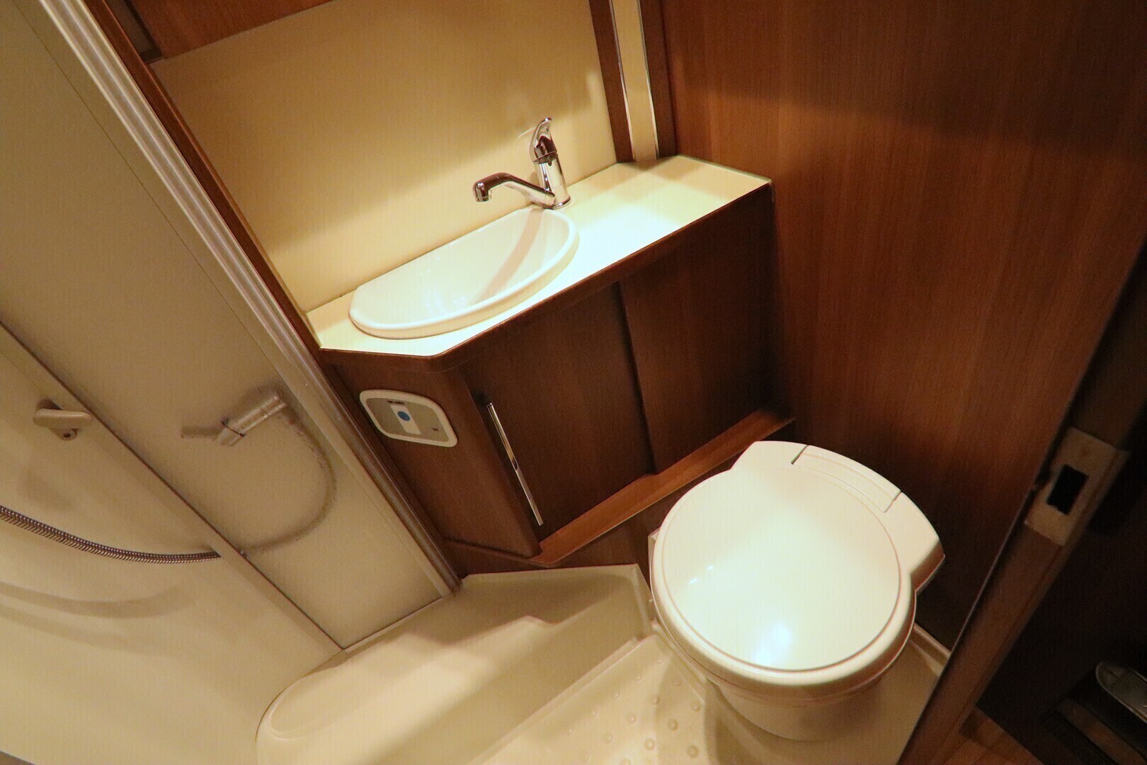 LMC EXPLORER I 665 2017