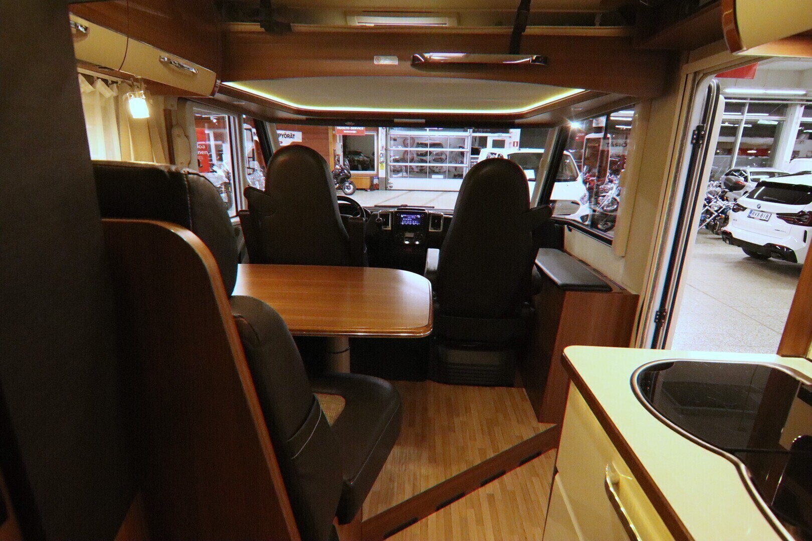 LMC EXPLORER I 665 2017