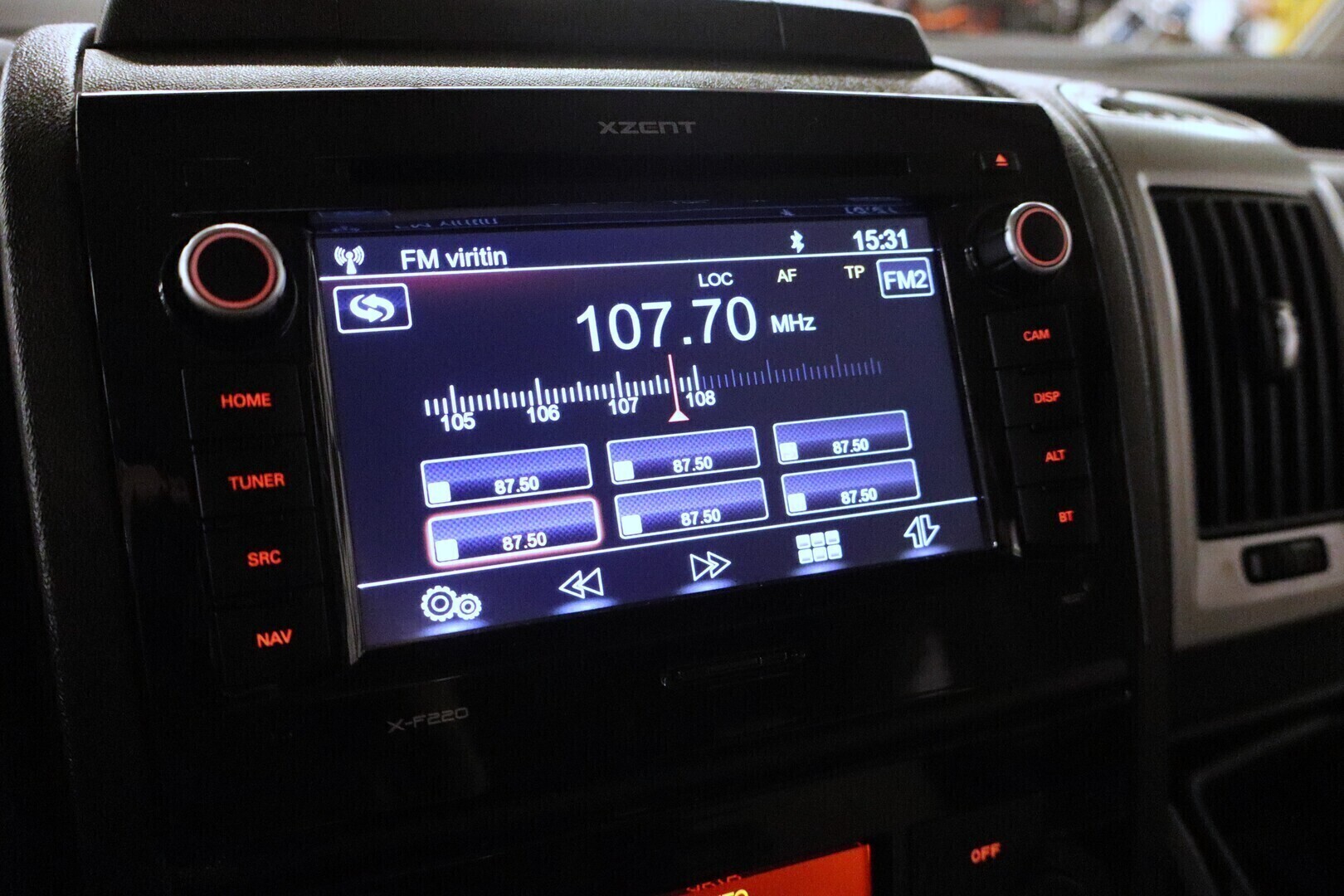 LMC EXPLORER I 665 2017