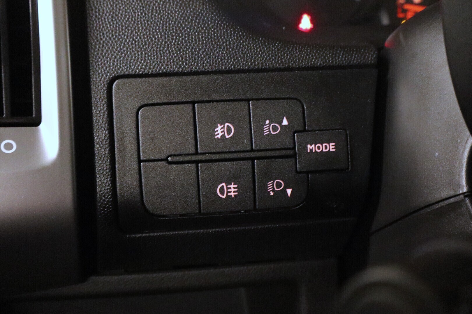 LMC EXPLORER I 665 2017