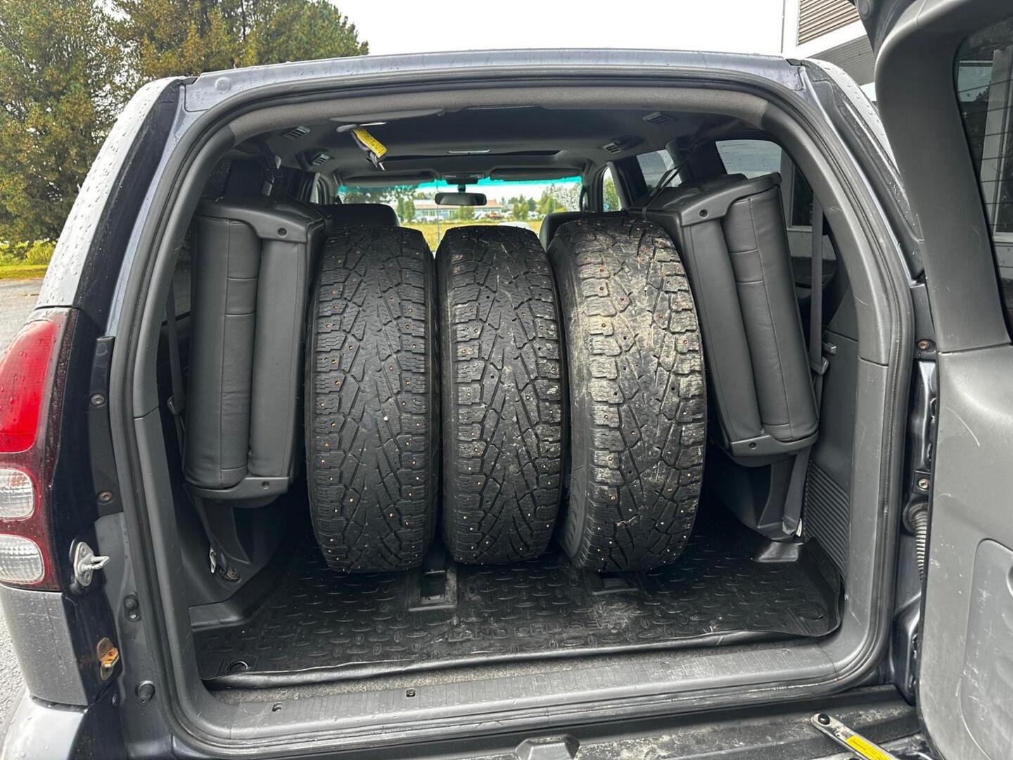 TOYOTA Land Cruiser 2004