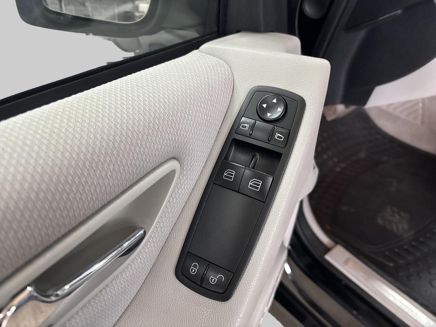 MERCEDES-BENZ B 2008
