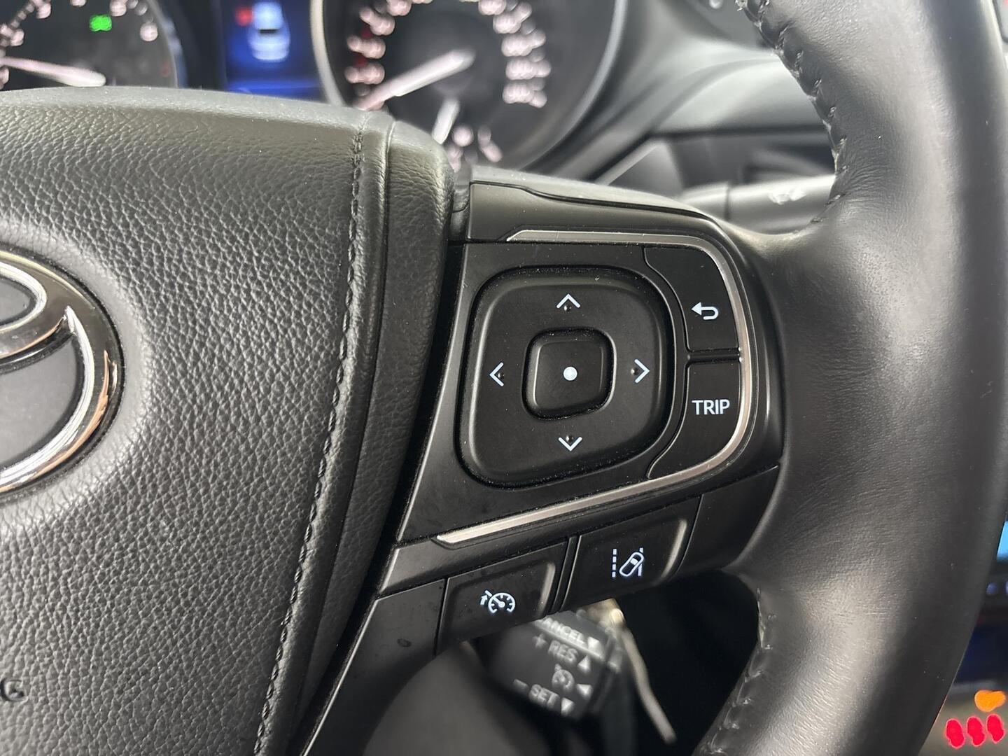 TOYOTA Avensis 2017