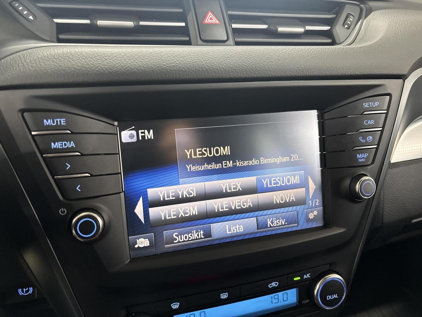 TOYOTA Avensis 2017
