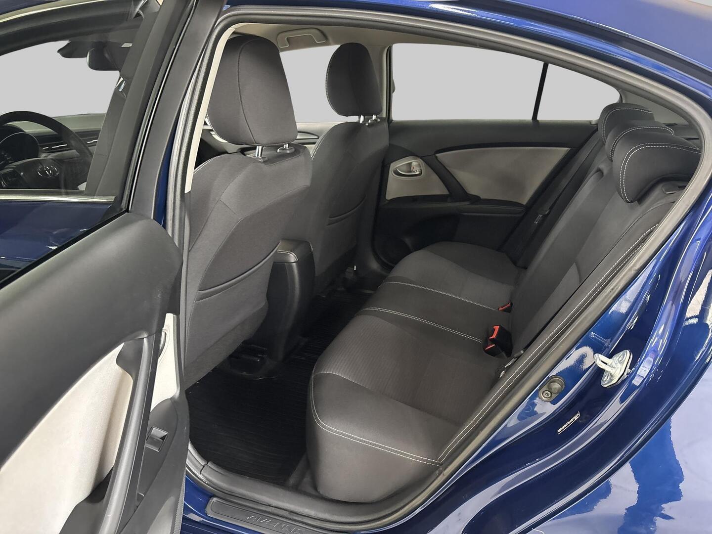 TOYOTA Avensis 2017