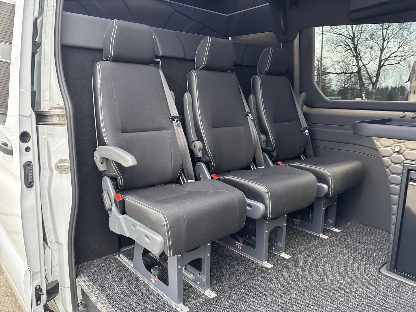 MERCEDES-BENZ Sprinter 2023