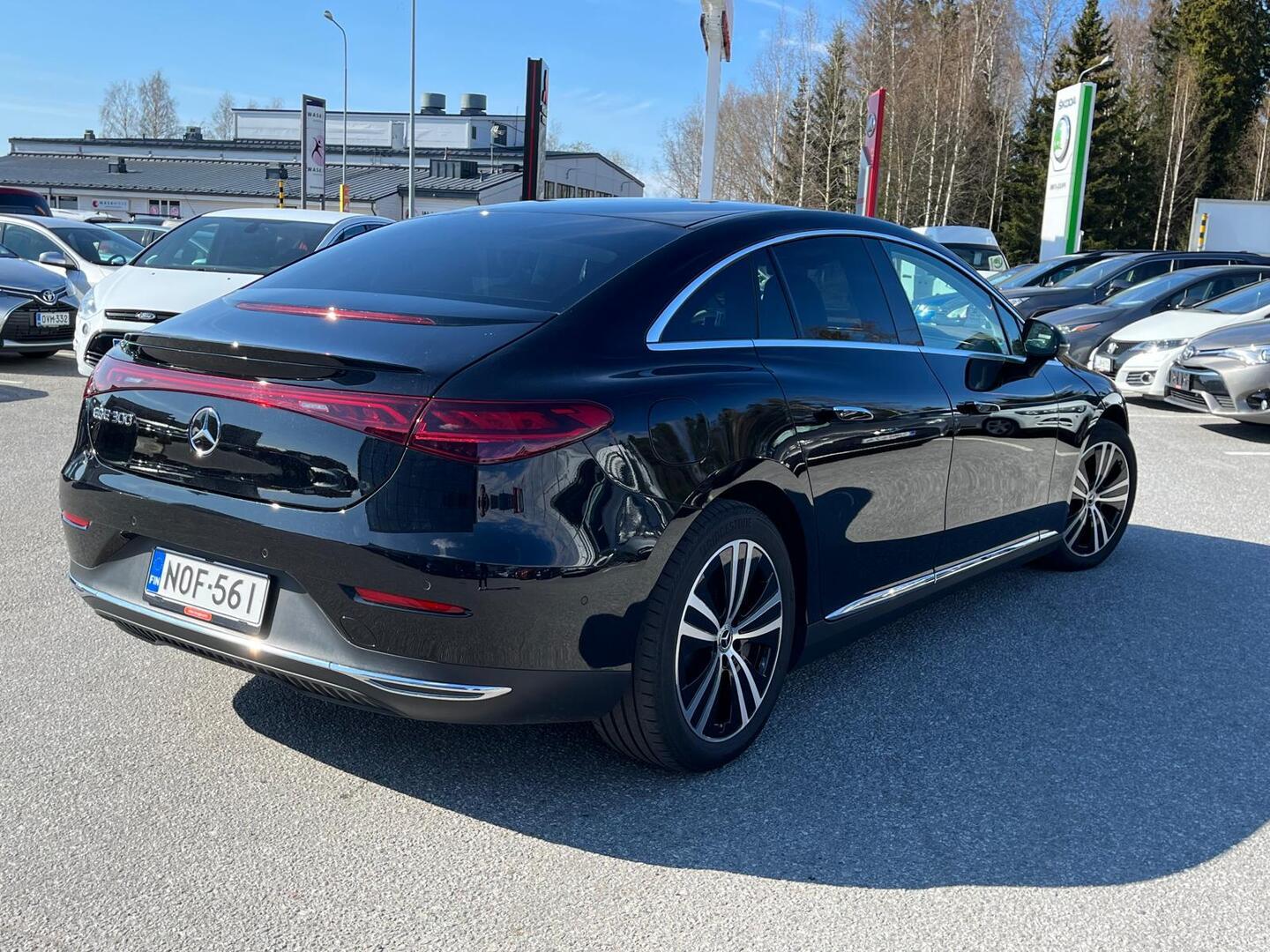 MERCEDES-BENZ EQE 2024