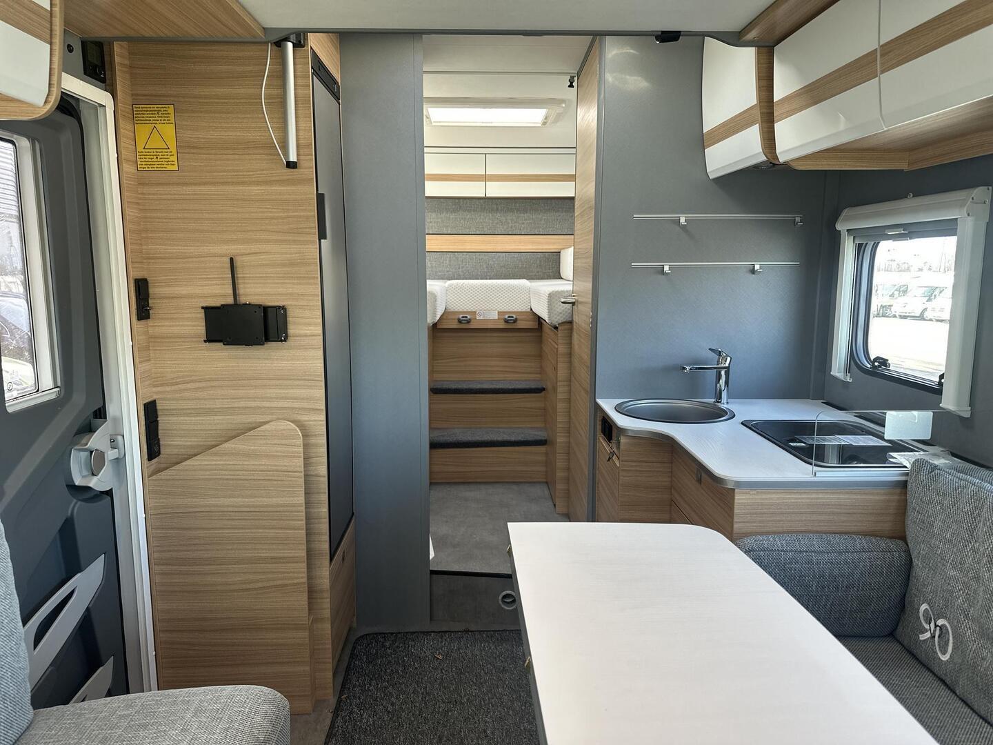 DETHLEFFS JUST T 7052 EBL 2023