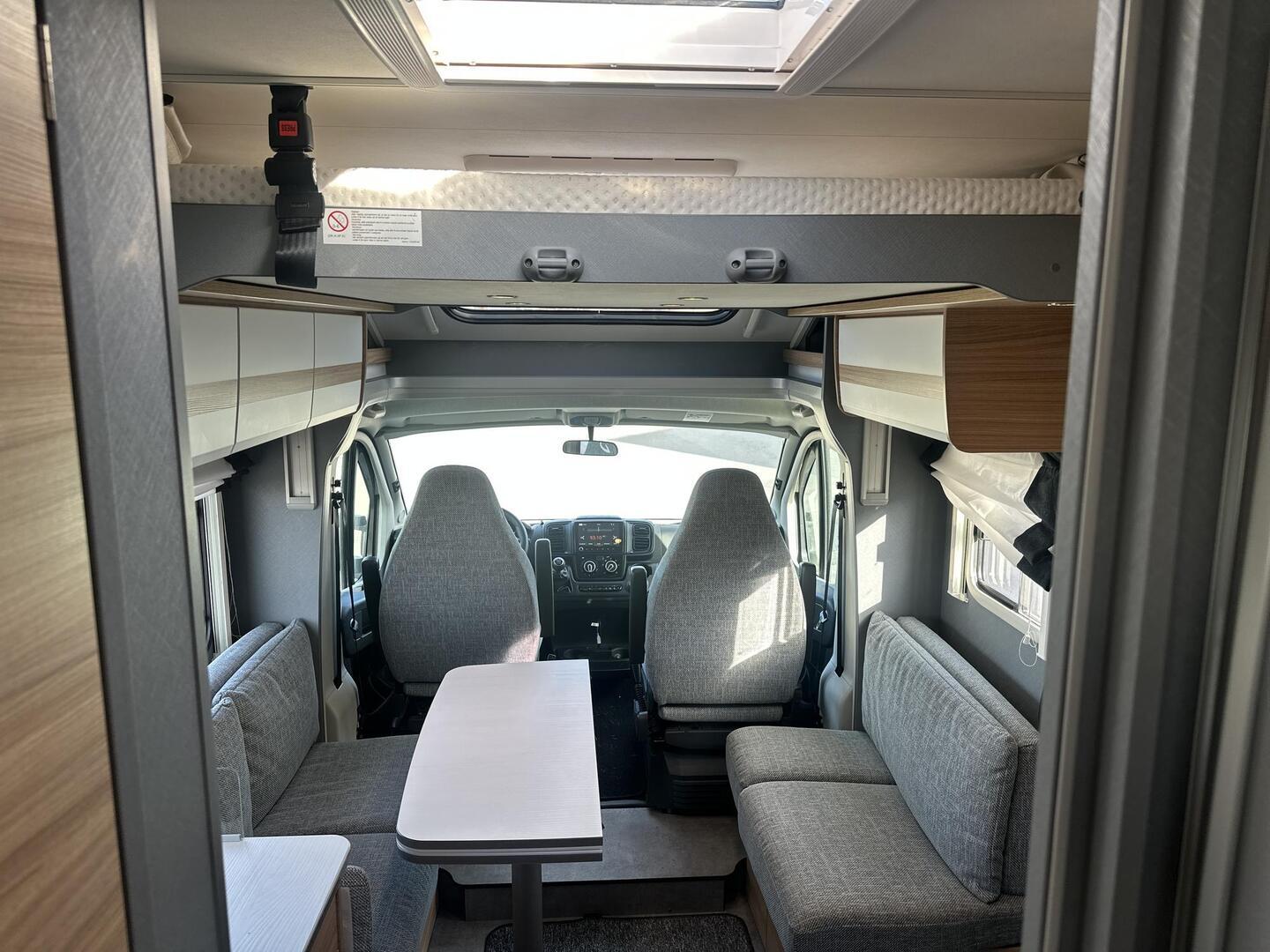 DETHLEFFS JUST T 7052 EBL 2023