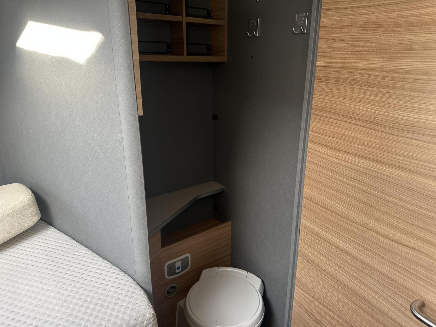 DETHLEFFS JUST T 7052 EBL 2023