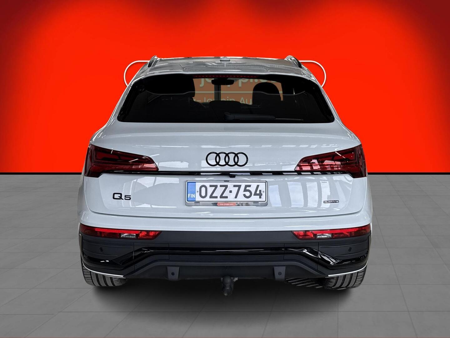 AUDI Q5 2024
