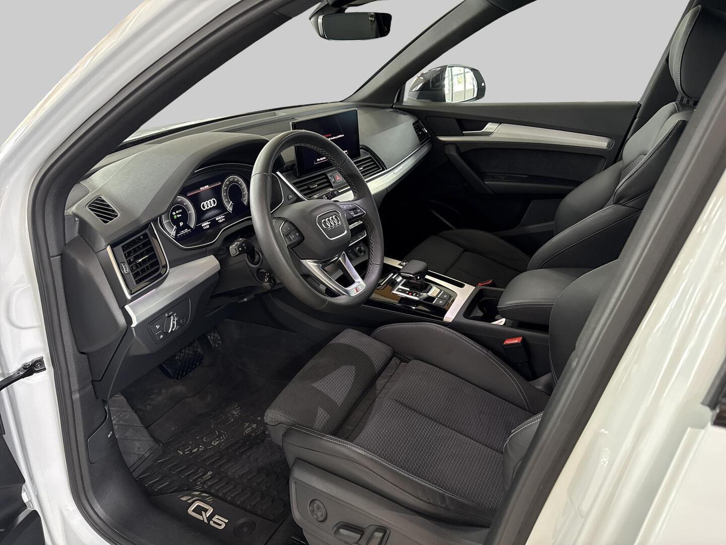 AUDI Q5 2024