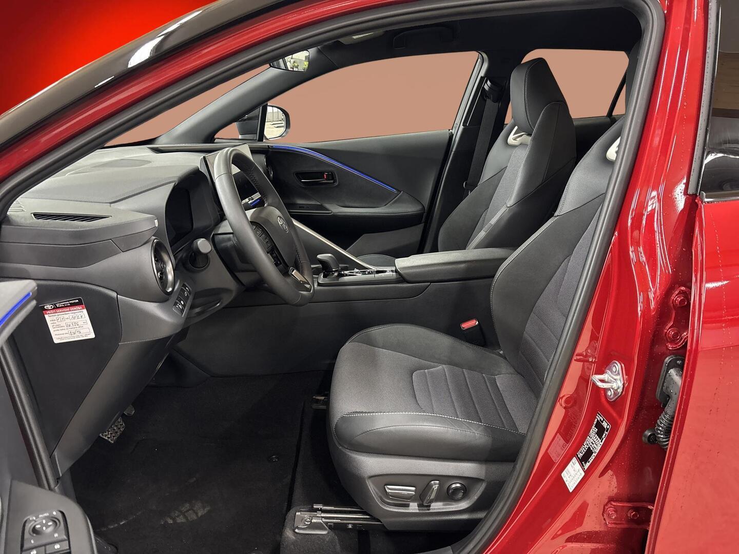 TOYOTA C-HR 2024