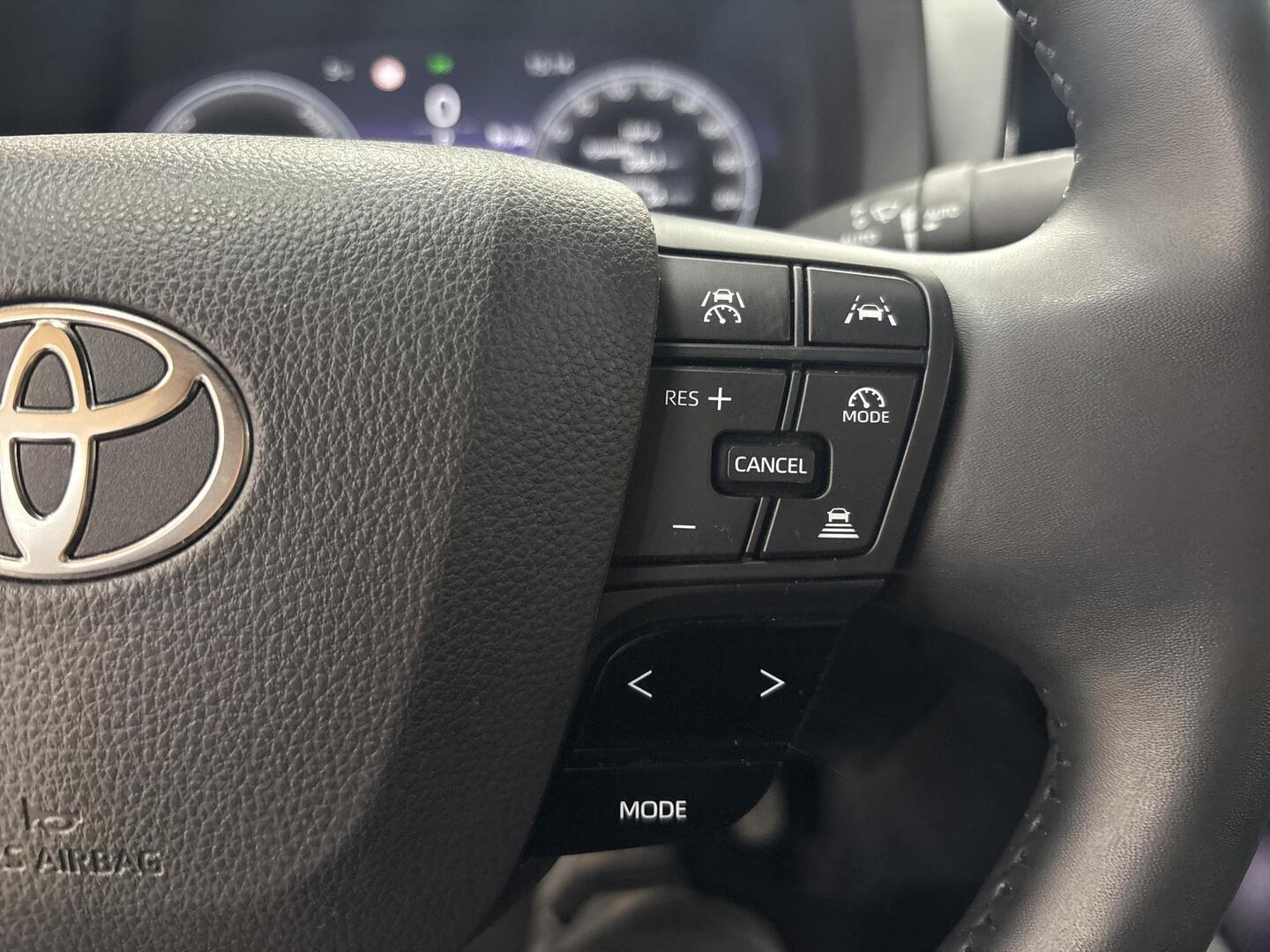 TOYOTA C-HR 2024