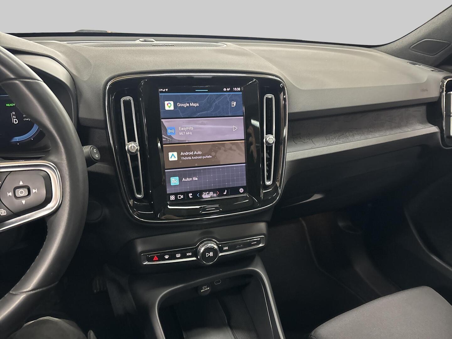 VOLVO XC40 2023
