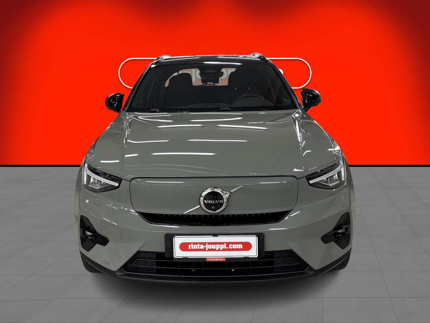 VOLVO XC40 2023