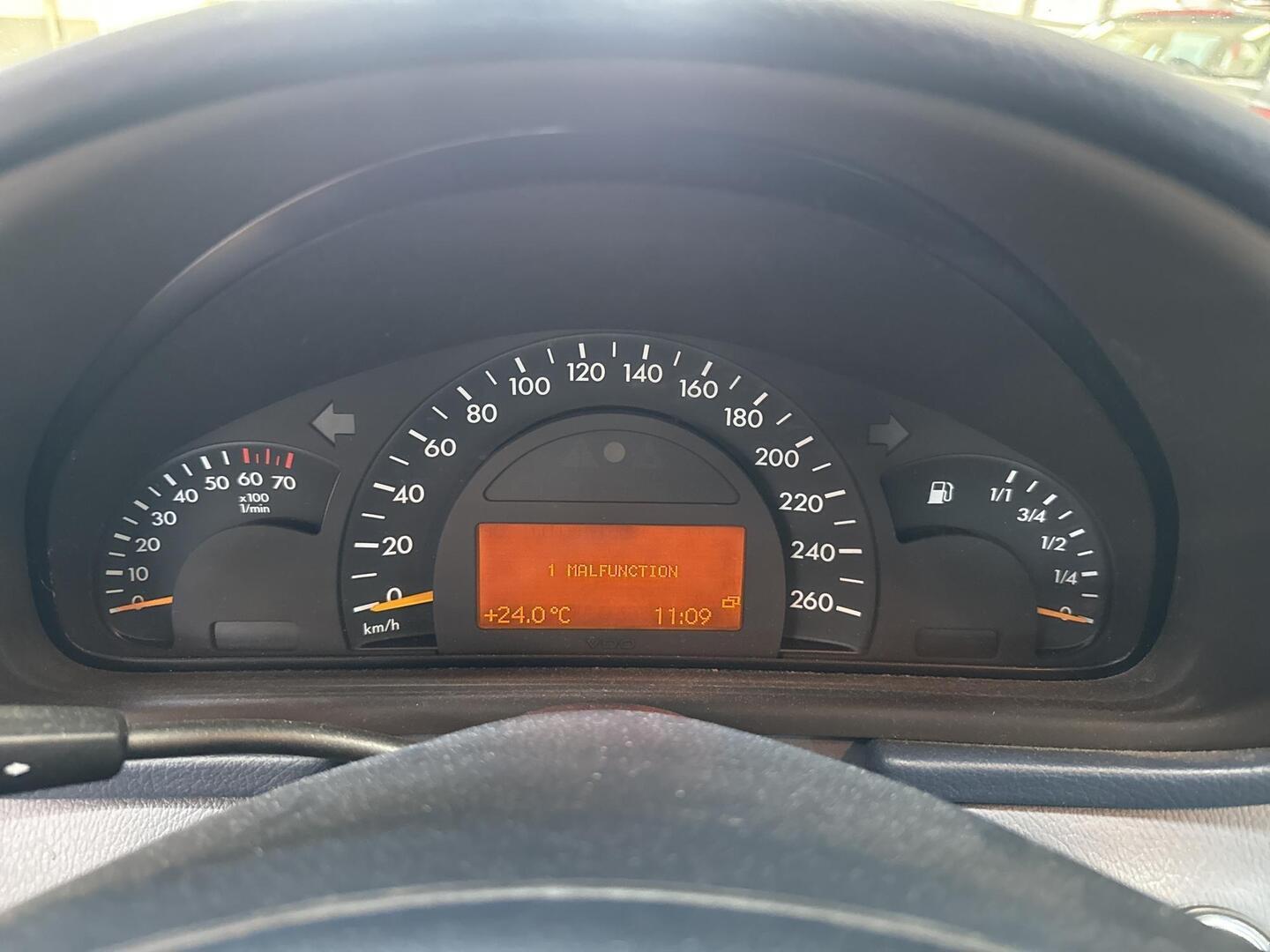 MERCEDES-BENZ C 2001