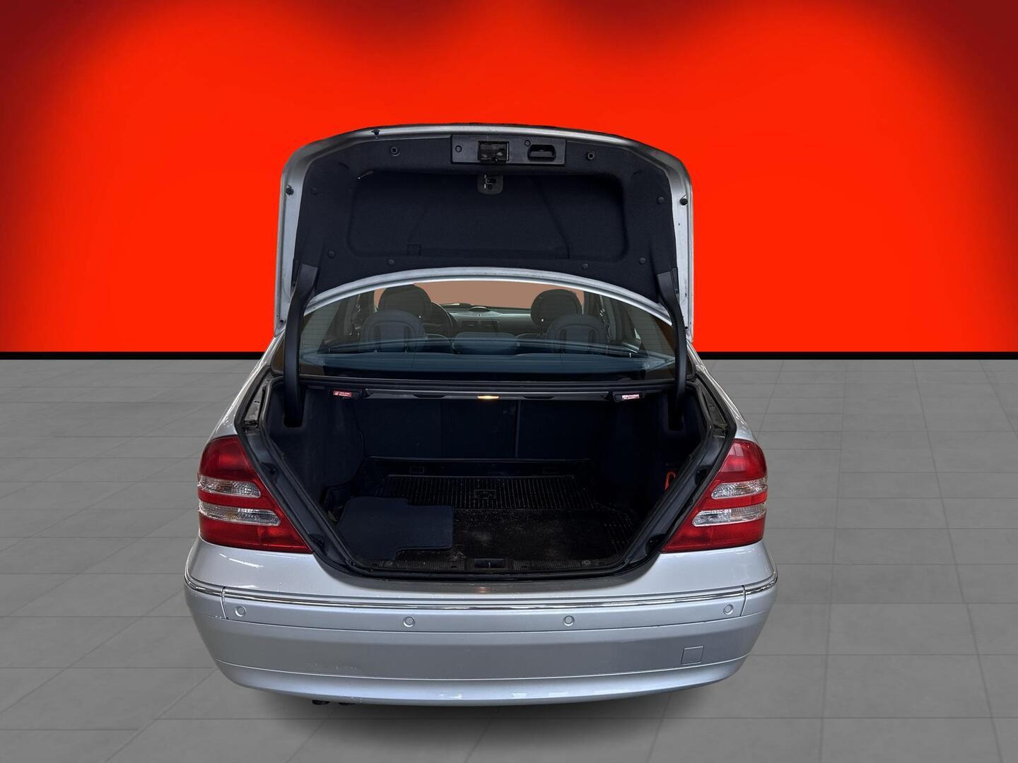 MERCEDES-BENZ C 2001