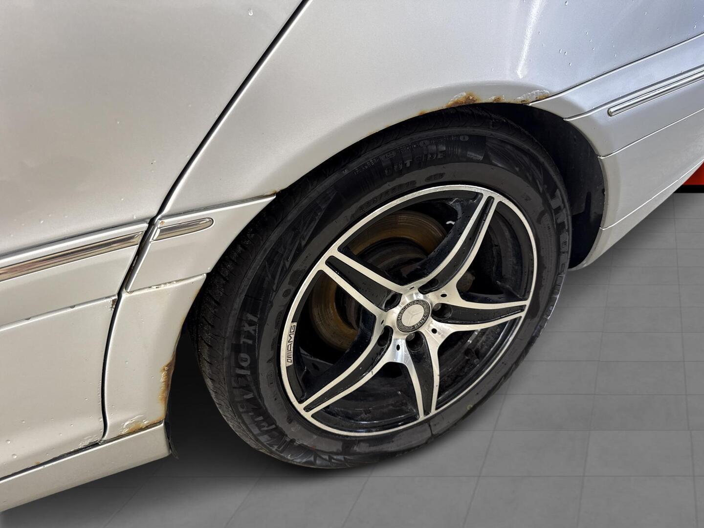 MERCEDES-BENZ C 2001