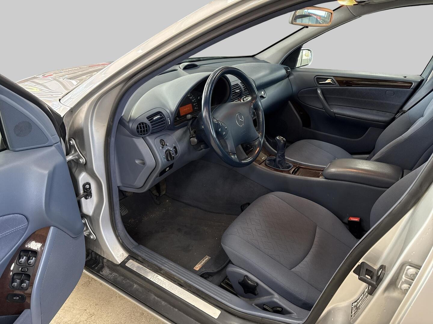 MERCEDES-BENZ C 2001