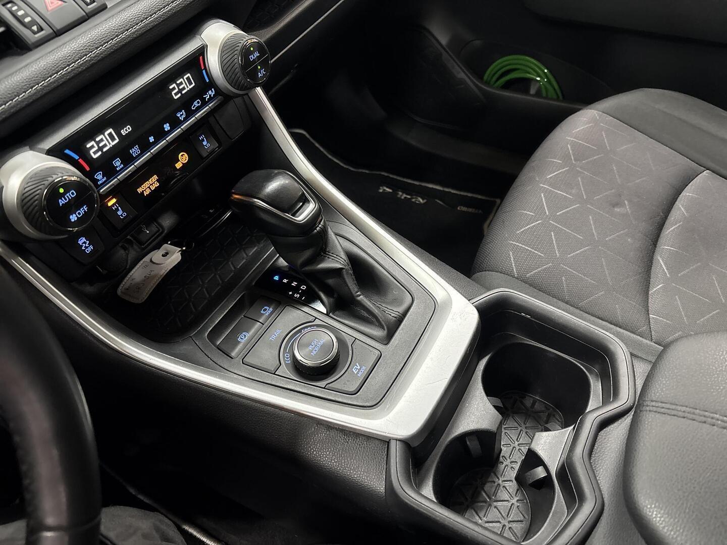 TOYOTA RAV4 2021