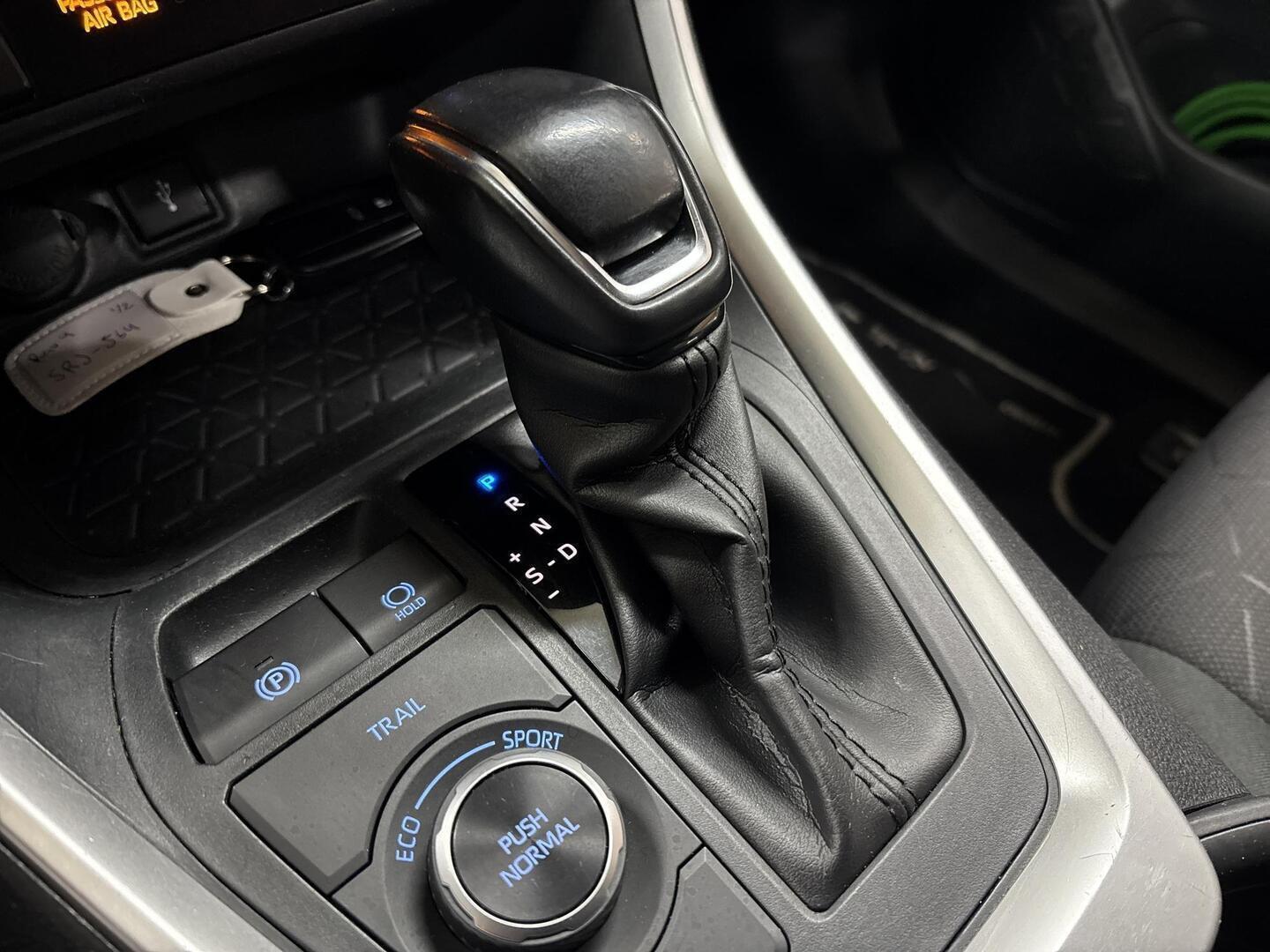 TOYOTA RAV4 2021
